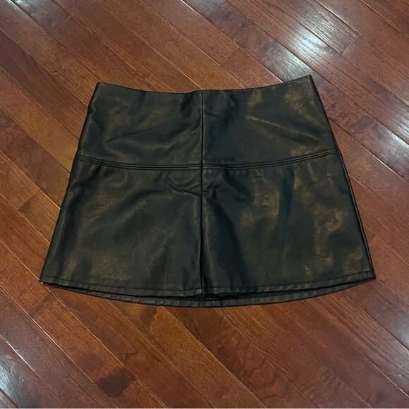 Jolt vegan faux leather black mini skirt size 9 NWOT - Picture 3 of 6